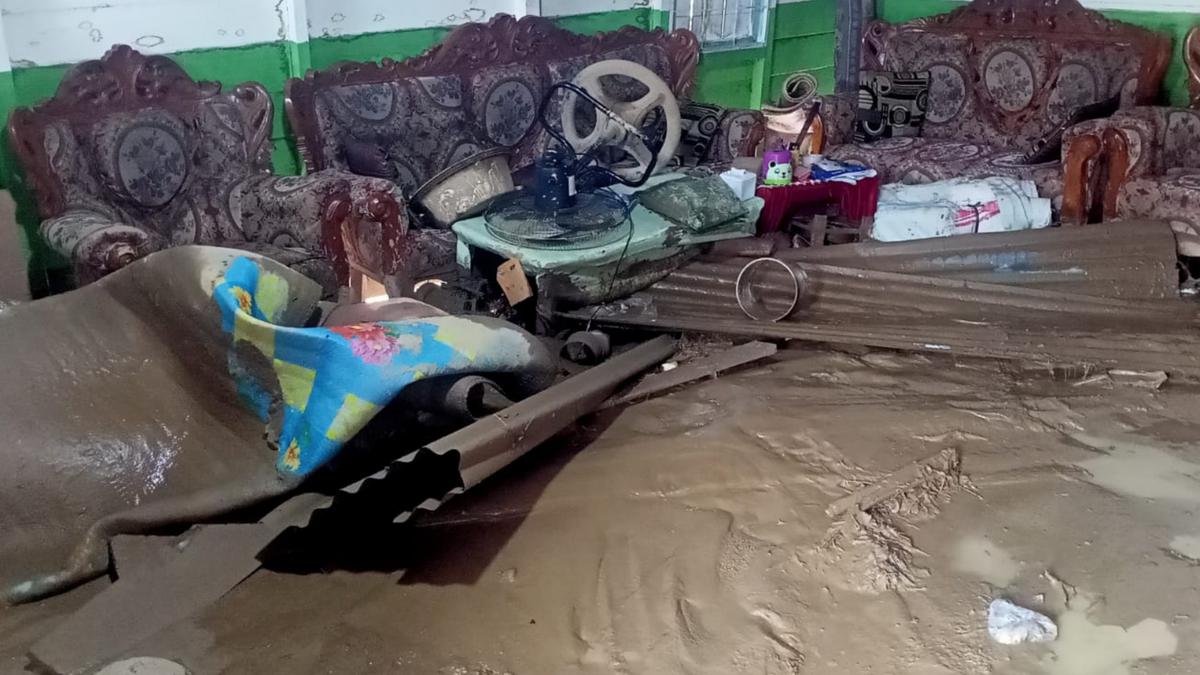 Banjir Bandang Aceh Menelan Korban, Mulai dari Bayi hingga Orang Dewasa Terbawa Arus