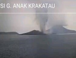 Gunung Anak Krakatau Kembali Meletus, Debu Vulkanik Mencapai 1.500 Meter di Atas Puncak