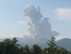 Gunung Dukono Kembali Meletus, Abu Vulkanik Mencapai Ketinggian 1.900 Meter, Warga Diminta Menyiapkan Masker