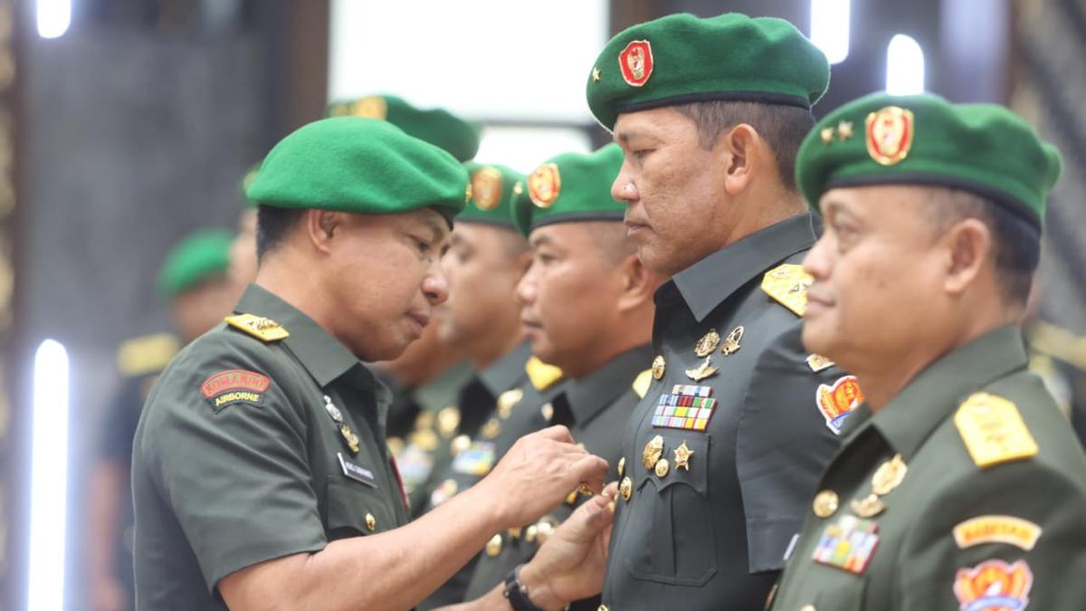 KSAD Agus Subiyanto Menjadi Pimpinan Sertijab bagi 3 Jenderal di TNI AD