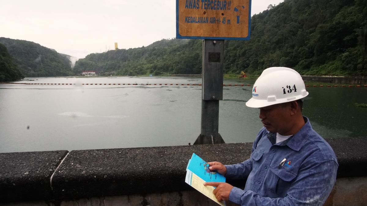 Kisah Penjaga PLTA yang Merawat Keandalan Listrik di Tungku Kuala Tanjung: Semangat yang Tak Boleh Luntur