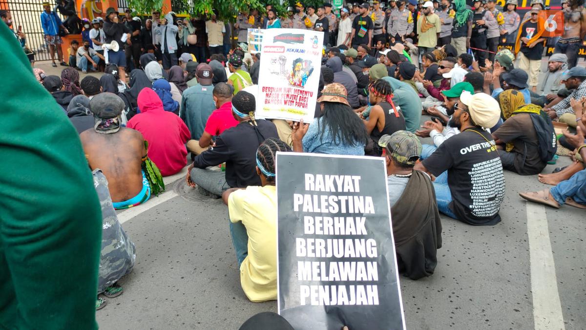 Mahasiswa Papua di Makassar Menggelar Demo untuk Ekspresikan Dukungan Terhadap Palestina