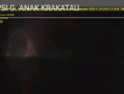 Gunung Anak Krakatau Erupsi Kembali, Mengeluarkan Abu Vulkanik Ketinggian 700 Meter