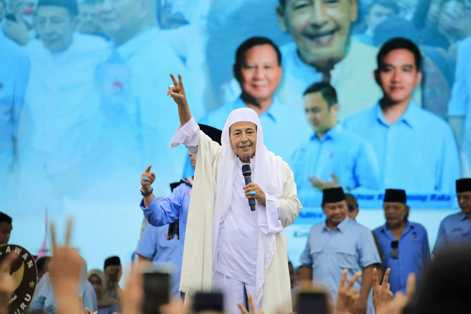 Prabowo dan Relawan Nderek Guru Habib Luthfi Mengadakan Bershalawat Bersama di Serang