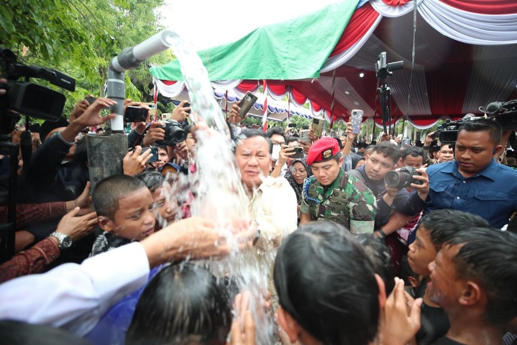 Prabowo Subianto Inaugurates 15 Clean Water Source Points in Madura for Communities in Need