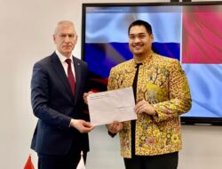 Menpora Dito Menemui Menpora Rusia dan Menyerahkan Surat dari Prabowo Subianto untuk Putin