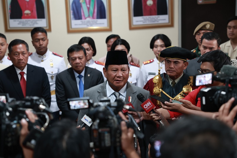 Prabowo Subianto, Menteri Pertahanan, Mendorong Kecerdasan dan Kerja Keras sebagai Kunci Bertahan dalam Tantangan Zaman di Wisuda Unhan