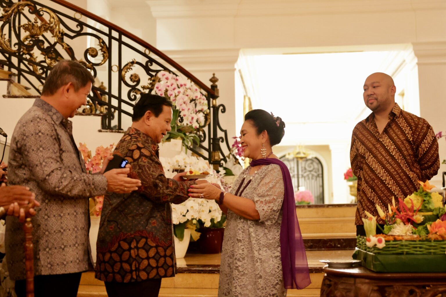 Prabowo Subianto Participates in Titiek Soeharto’s 65th Birthday Event