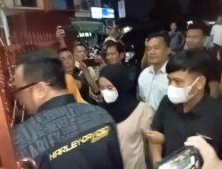 Linda teman Vina dari Cirebon diinterogasi oleh polisi, datang ke Mapolres tanpa bicara sedikitpun