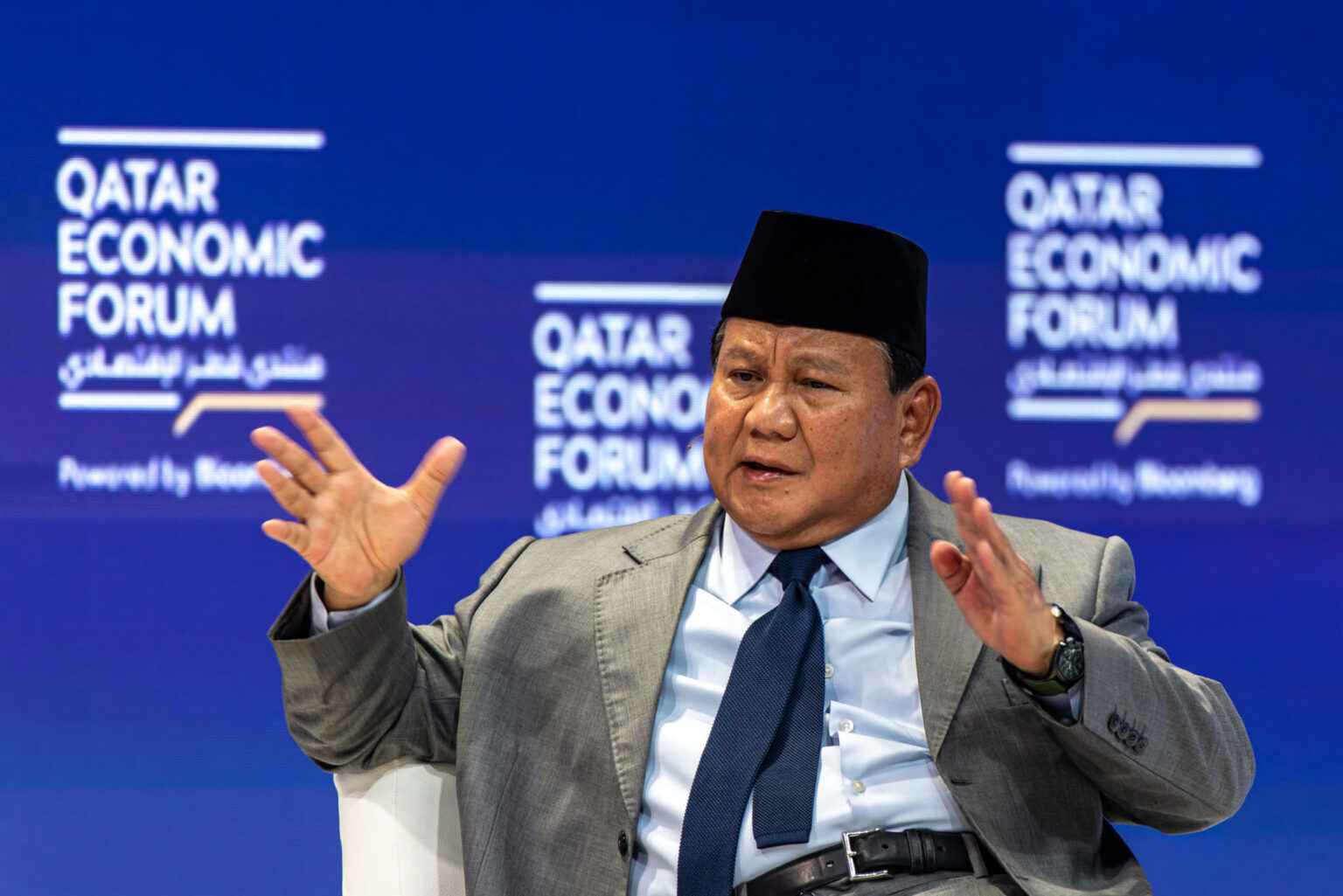 Prabowo Subianto Delivers Insightful Speech on Democracy in Leadership, Receives Applause at Qatar Economic Forum