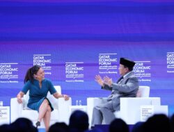 Prabowo Subianto menjawab pertanyaan tentang Demokrasi dalam Kepemimpinannya dan mendapat sambutan meriah di Qatar Economic Forum