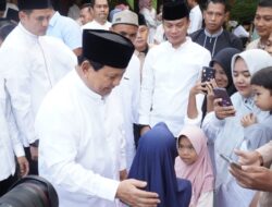 Iduladha 1445 H, Prabowo Subianto Bertemu dengan Warga di Hambalang Bogor