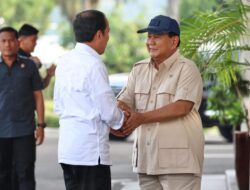 Prabowo Subianto Pays a Visit to Jokowi at Halim Airport, Personally Conveys Birthday Greetings