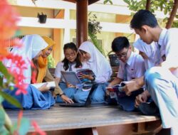 Membuat Mading Dengan Tema 17 Agustus: Ide Kreatif untuk Menarik Perhatian dan Memberikan Informasi Pendidikan