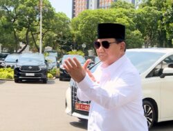 Prabowo Subianto Jogs Lightly and Strikes a Silat Pose at the Presidential Palace After Recovering from Leg Surgery