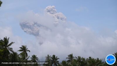 Gunung Ibu Kembali Meletus, Abu Mencapai Ketinggian 1.500 Meter