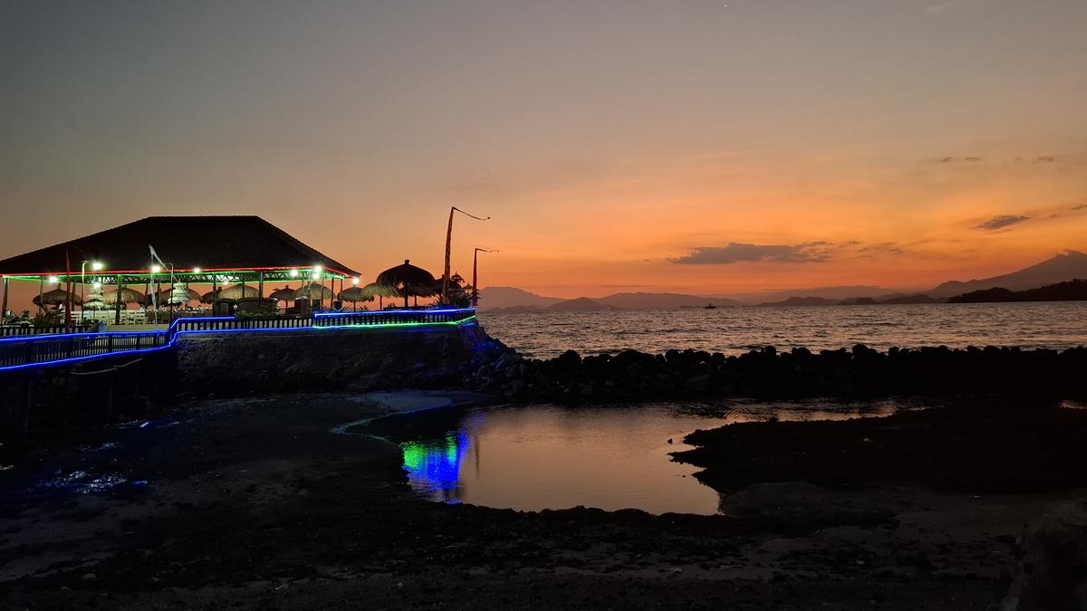 Liburan di Pantai Virgo, Destinasi Wisata yang Menawarkan Pengalaman Menginap yang Berbeda di Lampung Selatan