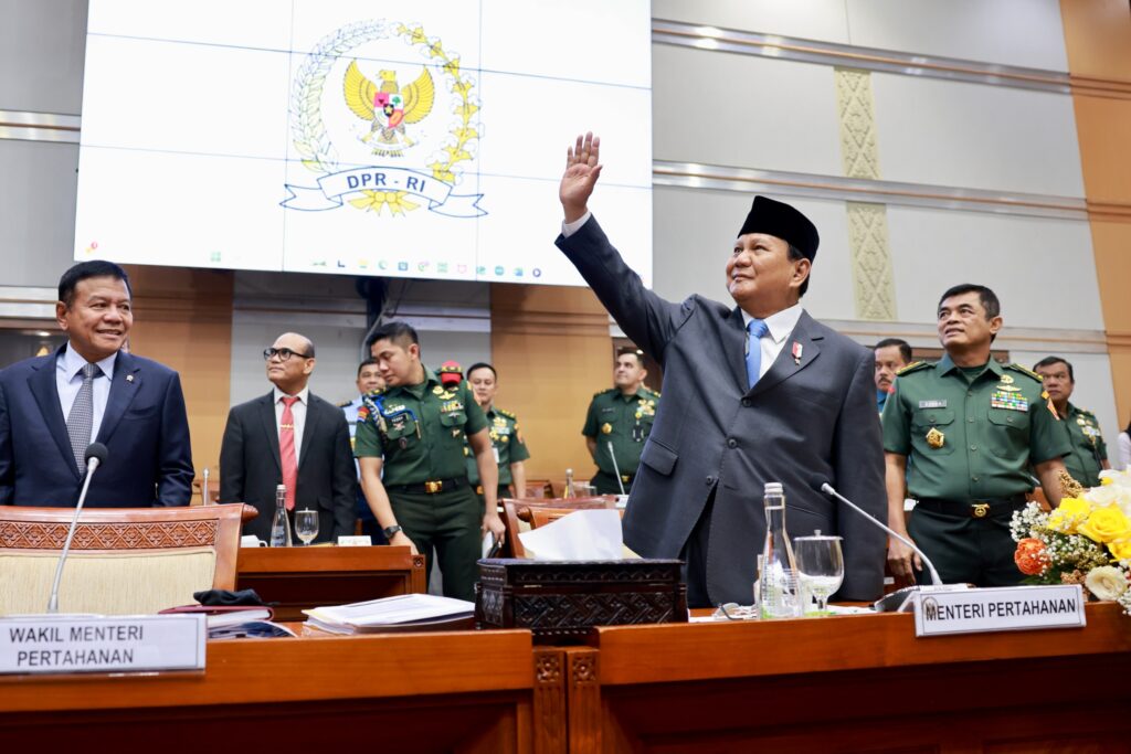 Prabowo Subianto Says Goodbye and Apologizes in Last DPR Meeting: More Responsibilities Ahead of Us