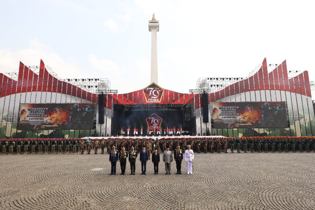 Jokowi Emphasizes Strong Bond Between TNI and the People on TNI’s 79th Anniversary