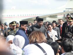 Prabowo Subianto accompanies Jokowi to Halim Airport and extends well wishes for his future