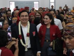 Sosok Effendi Simbolon Mendorong Megawati Mundur dari Ketum PDIP