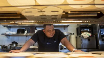 Koki AI: Pengembangan Menu Restoran Dubai