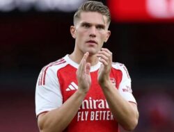 Arsenal Mendominasi Klasemen dengan Menang Telak atas Leeds United