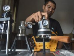 Perbandingan Kesehatan Teh vs Kopi: Manfaat dan Efek Samping